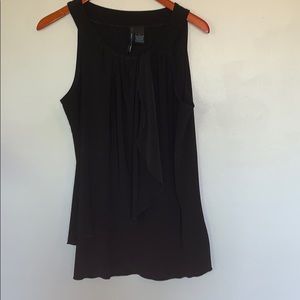 Black, sleeveless top with ruffle detail 🌑